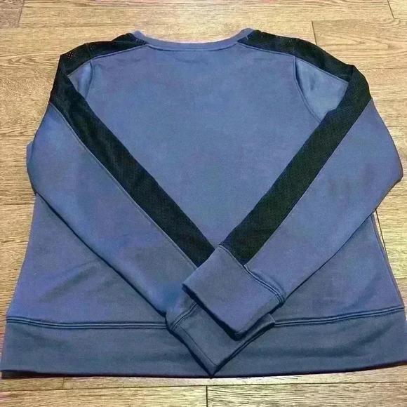 Under Armour Athleisure Top Medium - Picture 4 of 5